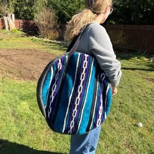 Round Striped handmade Carpet Blue Tote Bag - Women